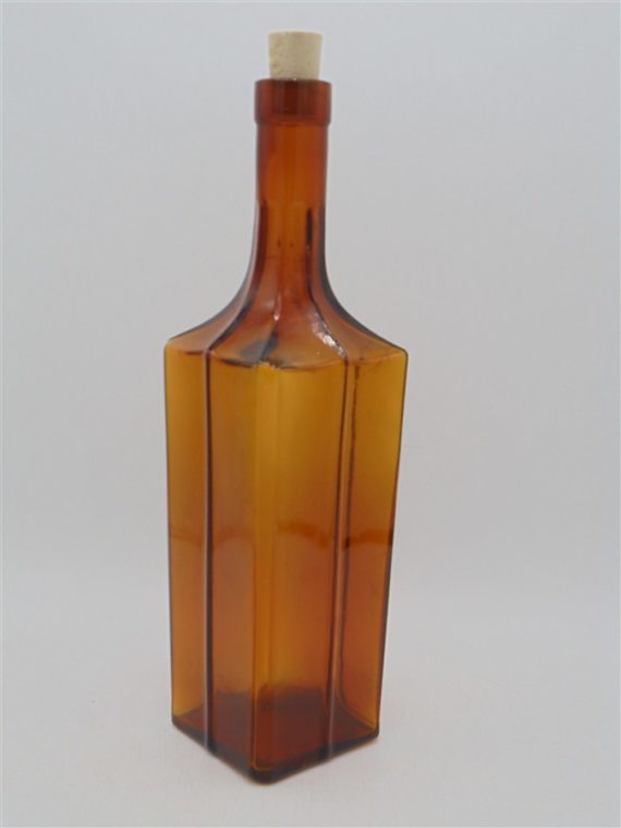 ancienne bouteille carre verre ambre