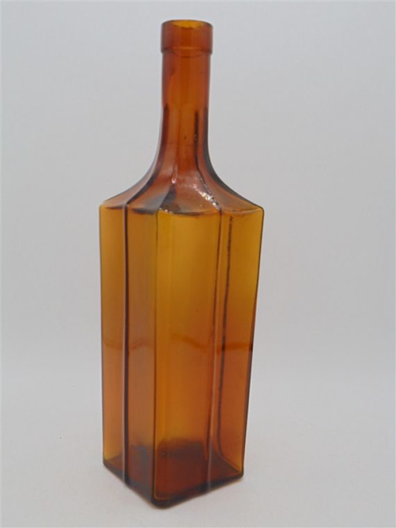 ancienne bouteille carre verre ambre