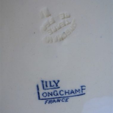 ancienne assiette Lily longchamp terre de fer