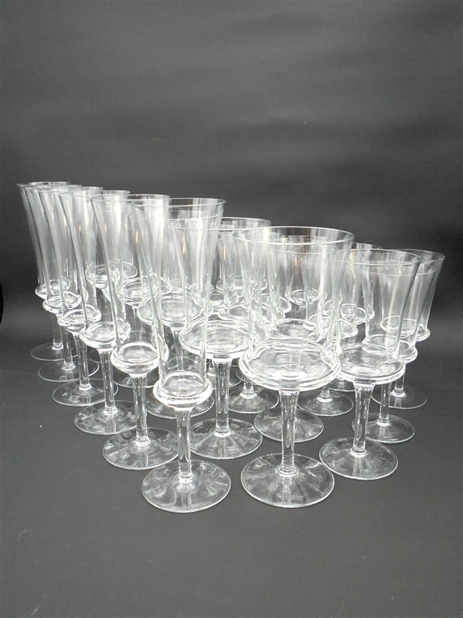 Service de verres à pied - 24 pièces