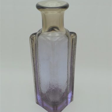 flacon vase verre ou cristal violet et brun fume idee cadeau noel