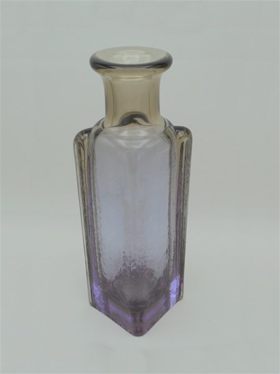 flacon vase verre ou cristal violet et brun fume idee cadeau noel