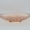 ancien plat art deco en verre rose translucide legerement creux