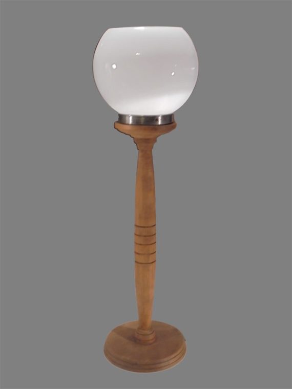 grande lampe globe opaline pied en bois