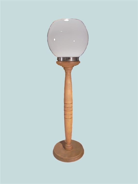 grande lampe globe opaline pied en bois