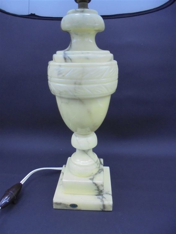 lampe vintage italienne pied en albatre marbre gris et blanc creme
