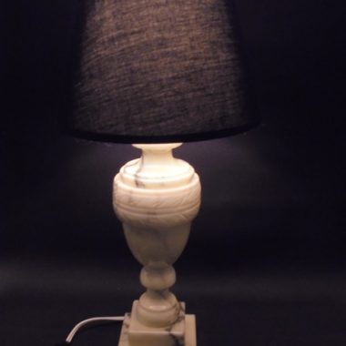 lampe vintage italienne pied en albatre marbre gris et blanc creme