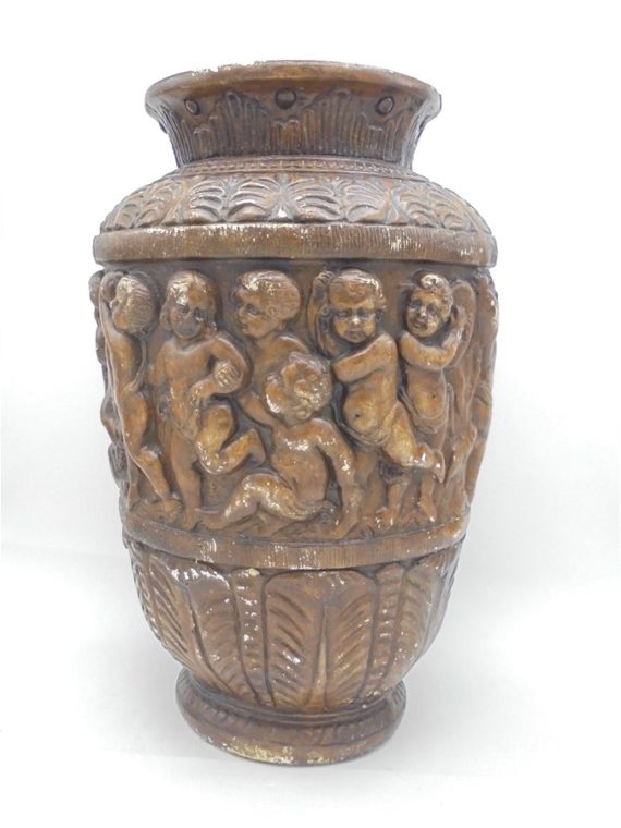 pot vase sur pied en platre decor cherubins angelots dansant