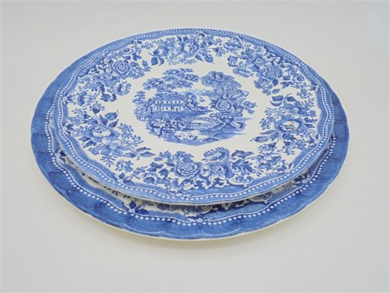 plats assiettes ceramique anglaise decor bleu