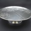 ancien plat piedouche en metal argente signe b henneberg varsovie decor iris art nouveau debut xxe