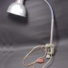 ancienne lampe d atelier fixation etau