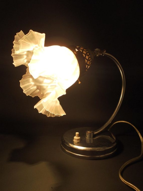 ancienne lampe jolie tulipe verre satine