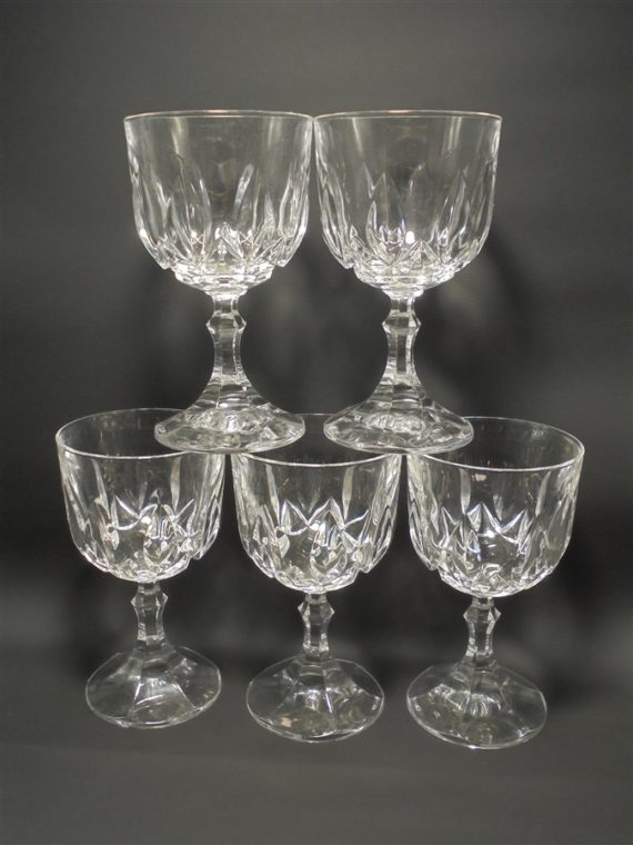 5 verres a pied en cristal