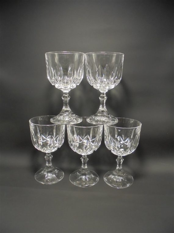 5 verres a pied en cristal