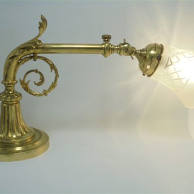 ancienne lampe en bronze dore bras etirable tulipe en verre