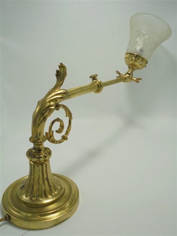 ancienne lampe en bronze dore bras etirable tulipe en verre