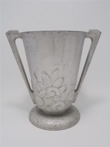 vase art deco en fonte d aluminium