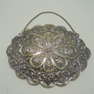 petit miroir turc ottoman miroir de sultan ovale a suspendre en argent repousse