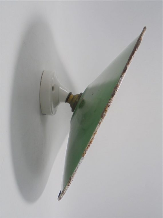 paire d appliques en tole emaillee verte