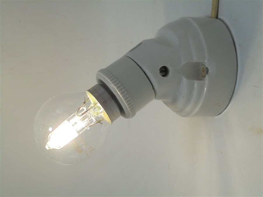 Pièces détachées pour luminaires anciens, pieds de lampe et abatjour Sélection Brocante