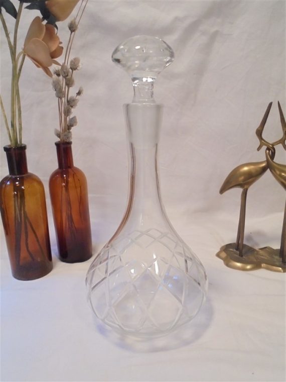 ancienne carafe en verre ou en cristal taille