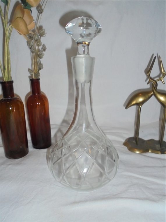 ancienne carafe en verre ou en cristal taille