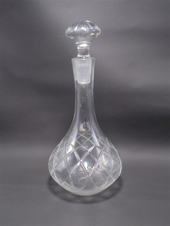 ancienne carafe en verre ou en cristal taille