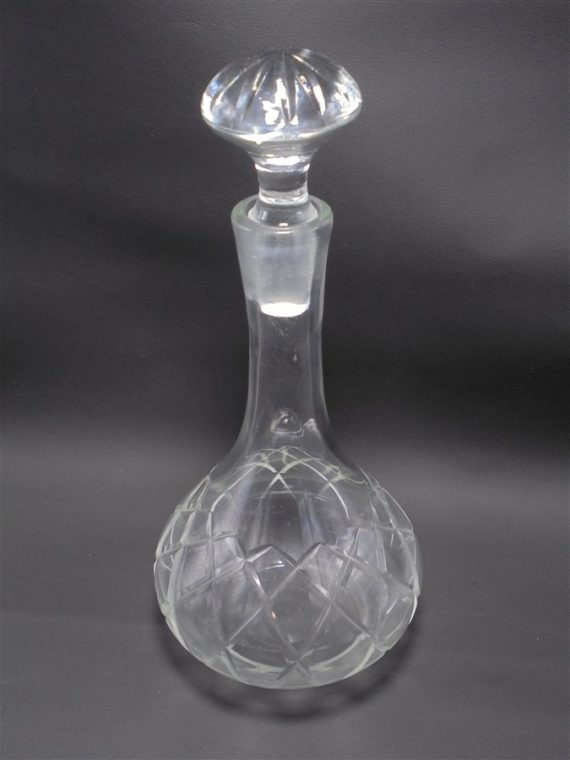 ancienne carafe en verre ou en cristal taille