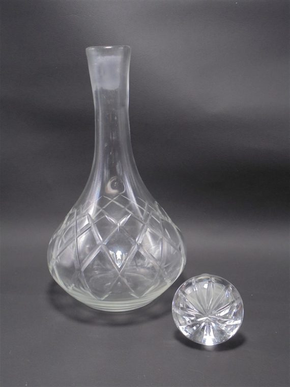 ancienne carafe en verre ou en cristal taille