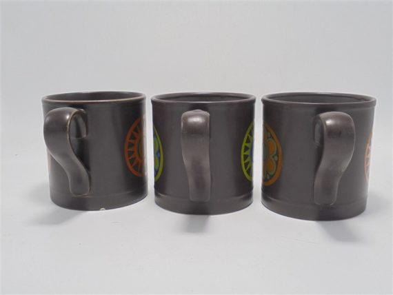 trio de mugs seventies
