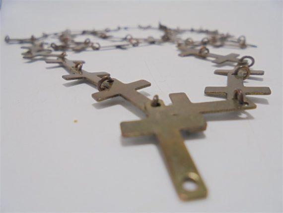 collier de petites croix