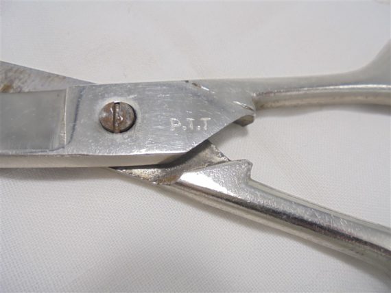 ancienne paire de ciseaux PTT