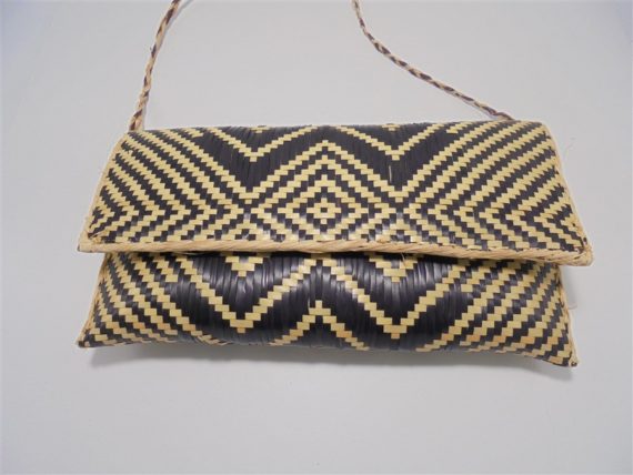 pochette en osier