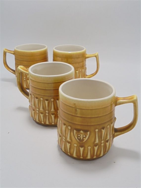 set de 4 mugs vintage