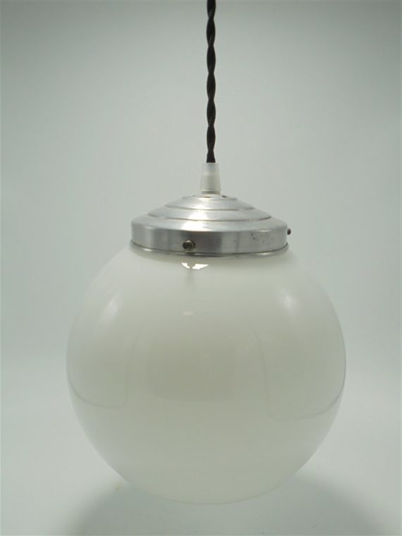 suspension globe opaline blanche