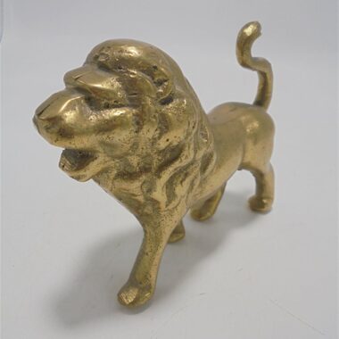 figurine lion en laiton