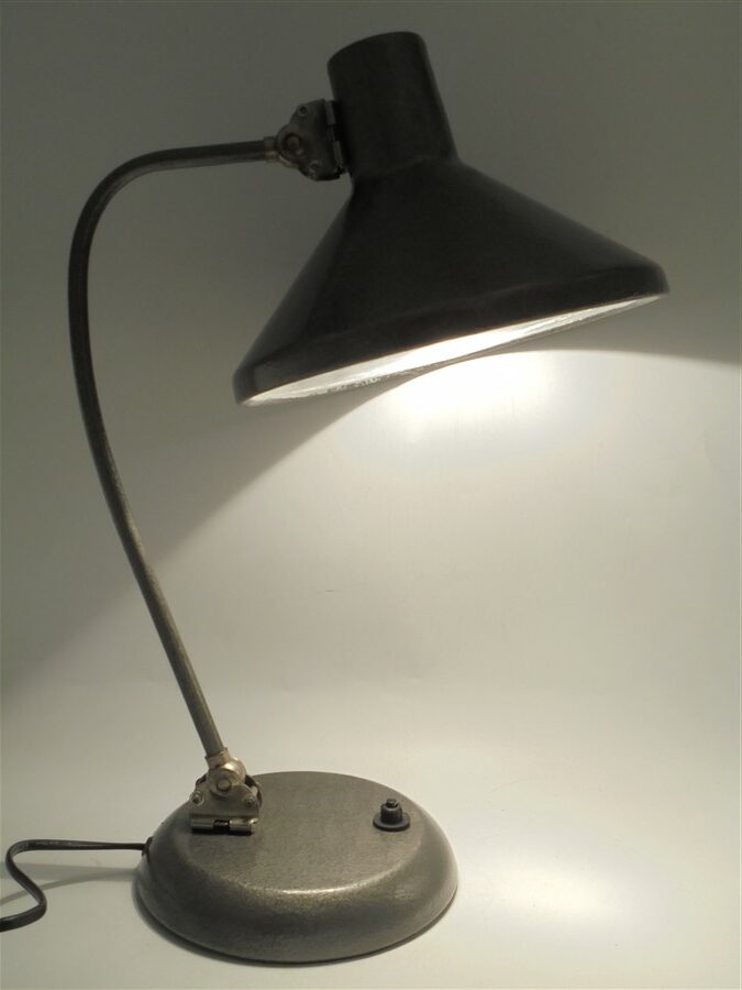lampe vintage de bureau ou d atelier