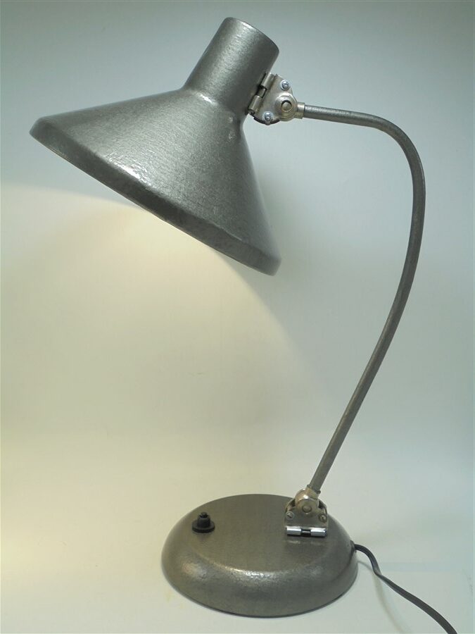 lampe vintage de bureau ou d atelier