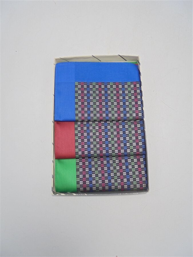 set de 3 mouchoirs vintage neufs