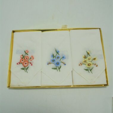 trio de mouchoirs vintage neufs decor floral