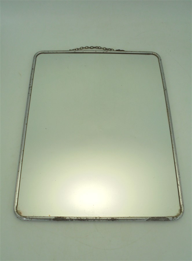 Ancien miroir de barbier à chaînette