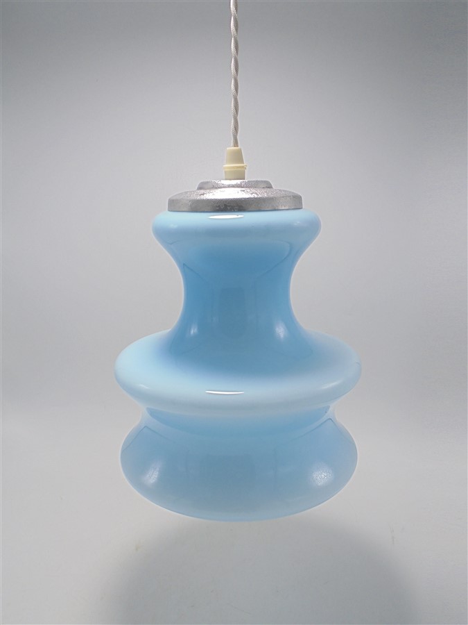 suspension vintage en opaline bleue