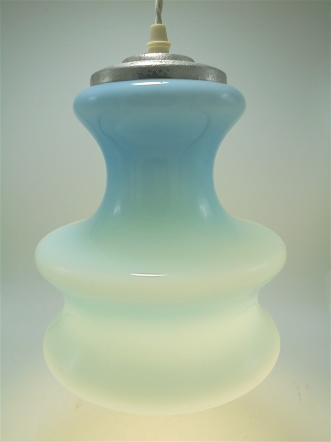 suspension vintage en opaline bleue