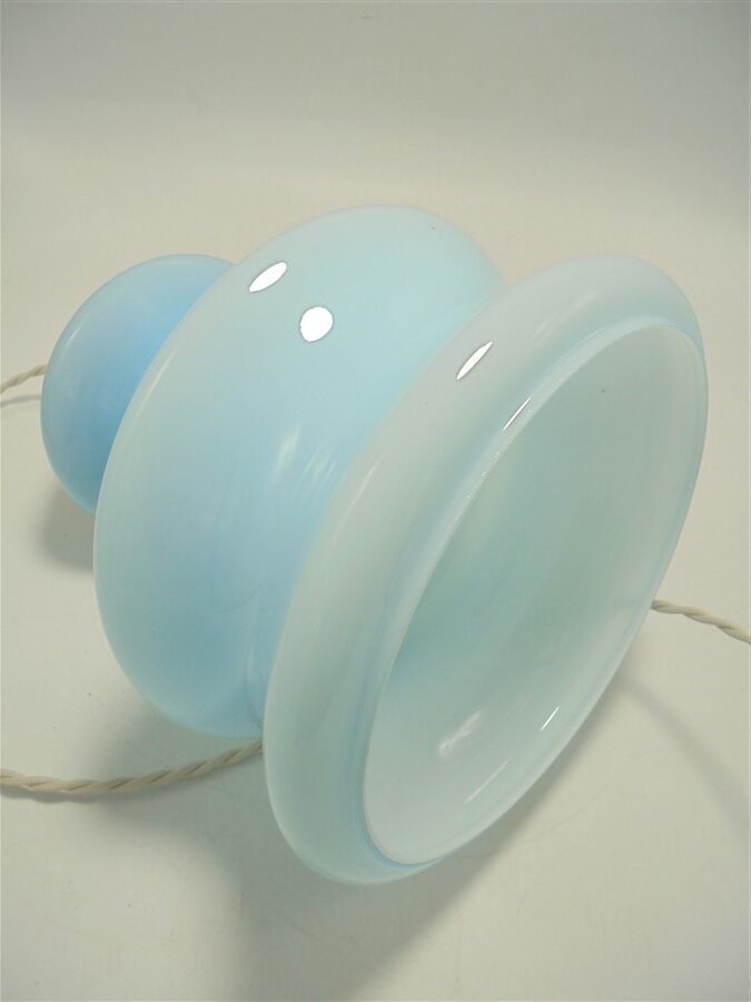 suspension vintage en opaline bleue