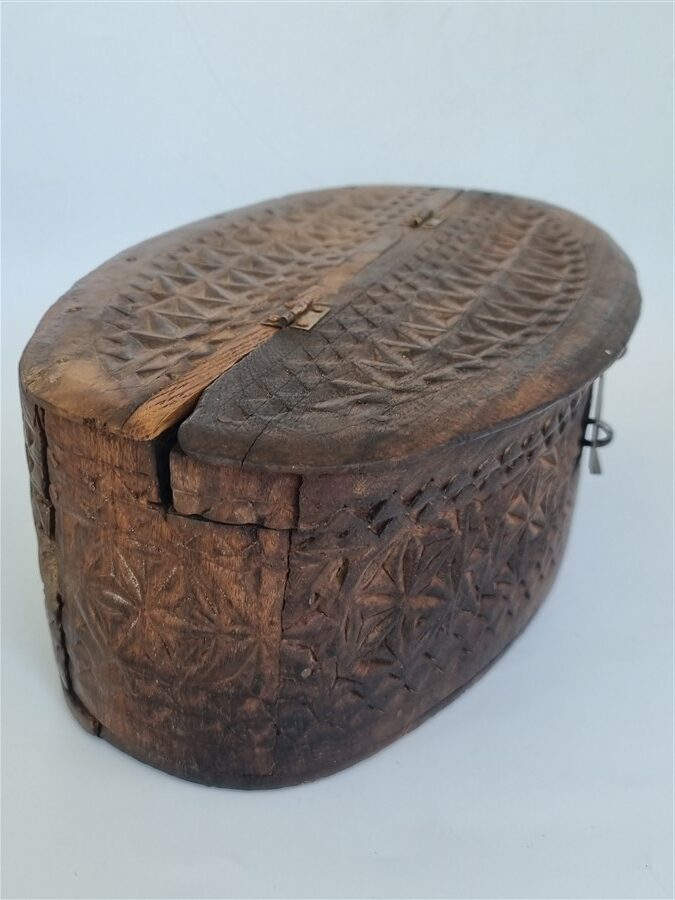 Ancienne boîte en bois