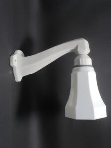 applique art deco en ceramique et opaline