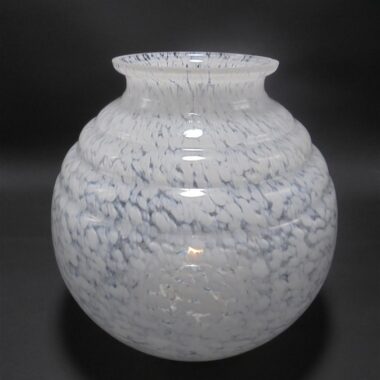 vase boule en verre de clichy