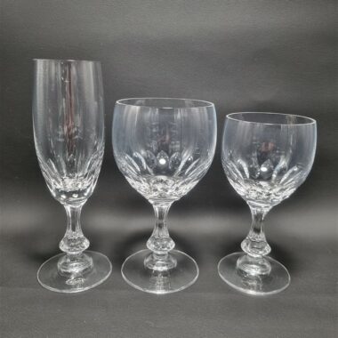 service 18 pieces de verres en cristal