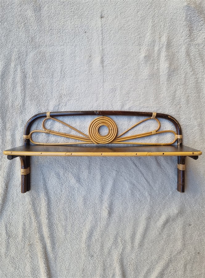 etagere murale vintage en rotin