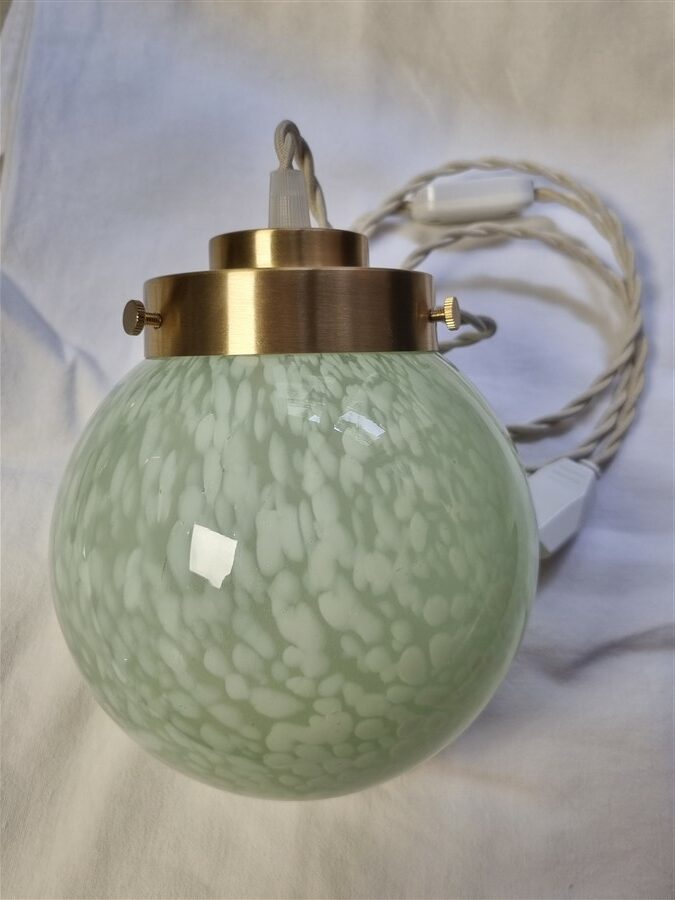 Baladeuse globe vintage en verre mouchete